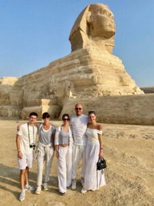 بيب غوارديولا في زيارة لأهرامات مصر