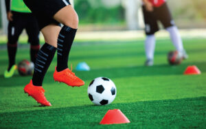 تأثير الأكاديميات الرياضية على تنمية مواهب كرة القدم